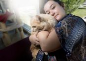 Femme avec chat