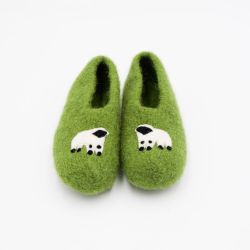 Pantoufles en feutrine pour les enfants, vert avec moutons